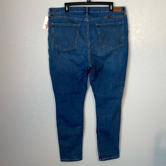 NWT Wrangler ‘Unforgettable Skinny’ High-Rise Jeans, Women’s Size 20W x 28 - Picture 7 of 7